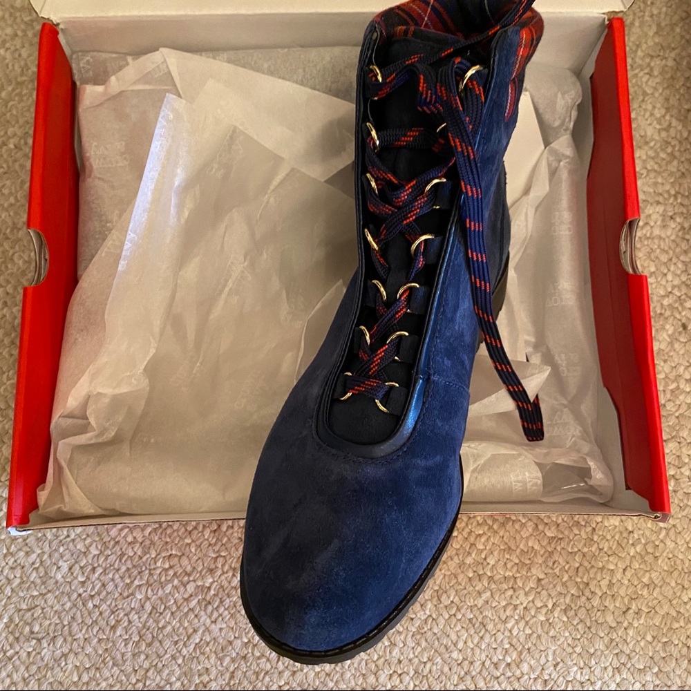 Crown & Ivy June lace up navy suede boots size 8.5 NEW in box - Picture 4 of 5